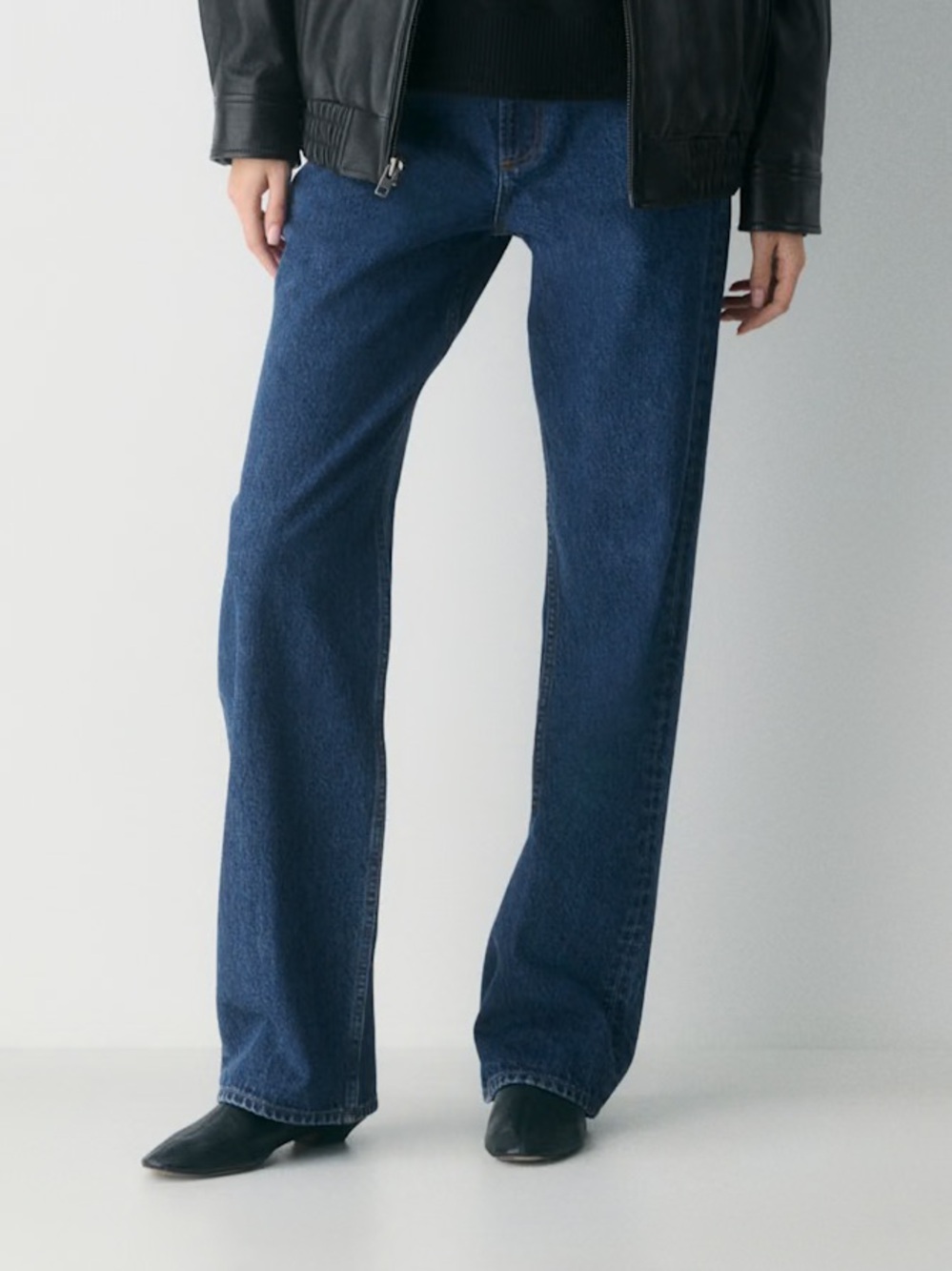 Aritzia Denim Forum Sz 26 The 90’s Iggy Lo-Rise Baggy Dark Wash Jeans